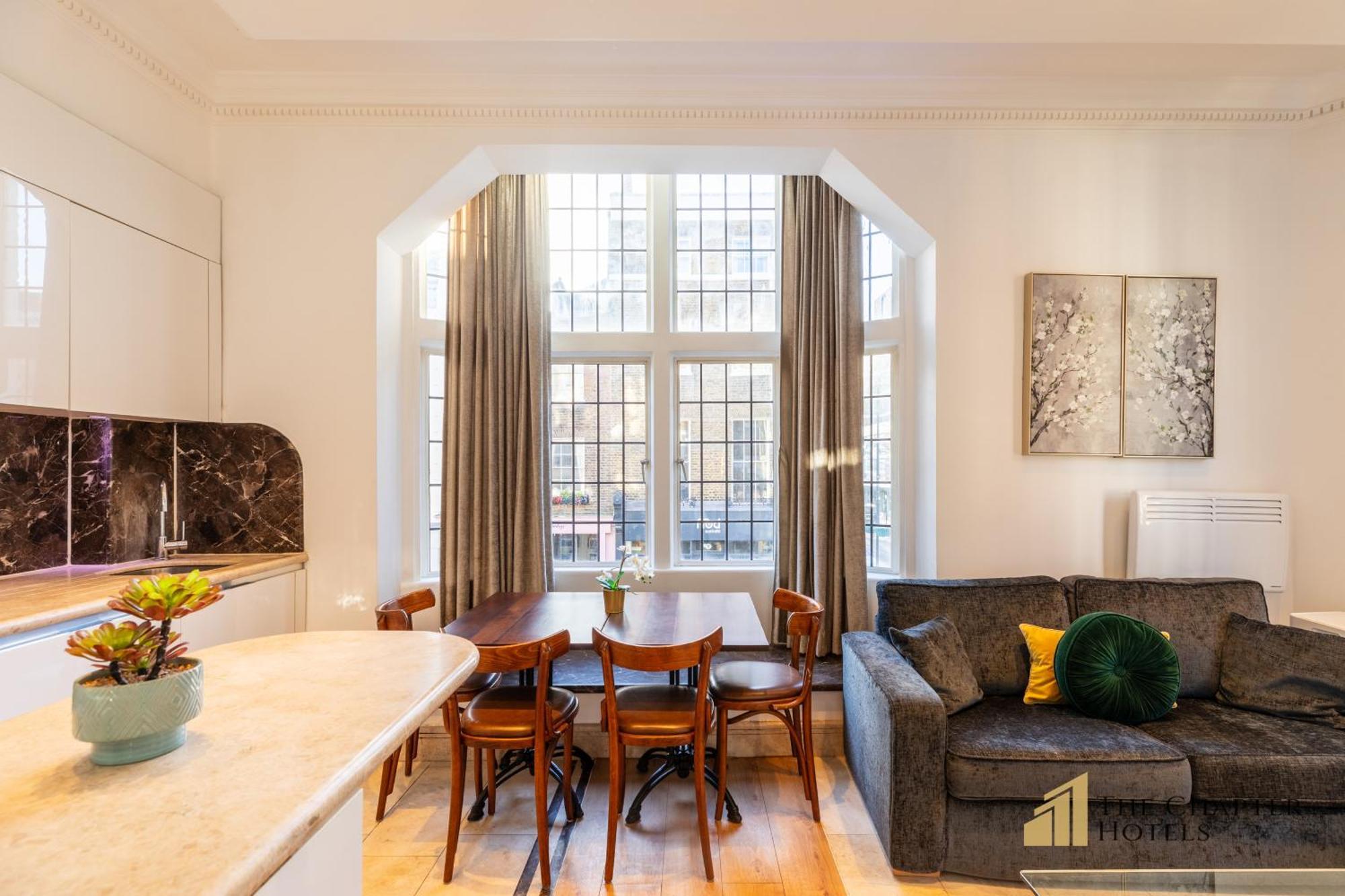 The Chapter - Griffin House Hotel 3*